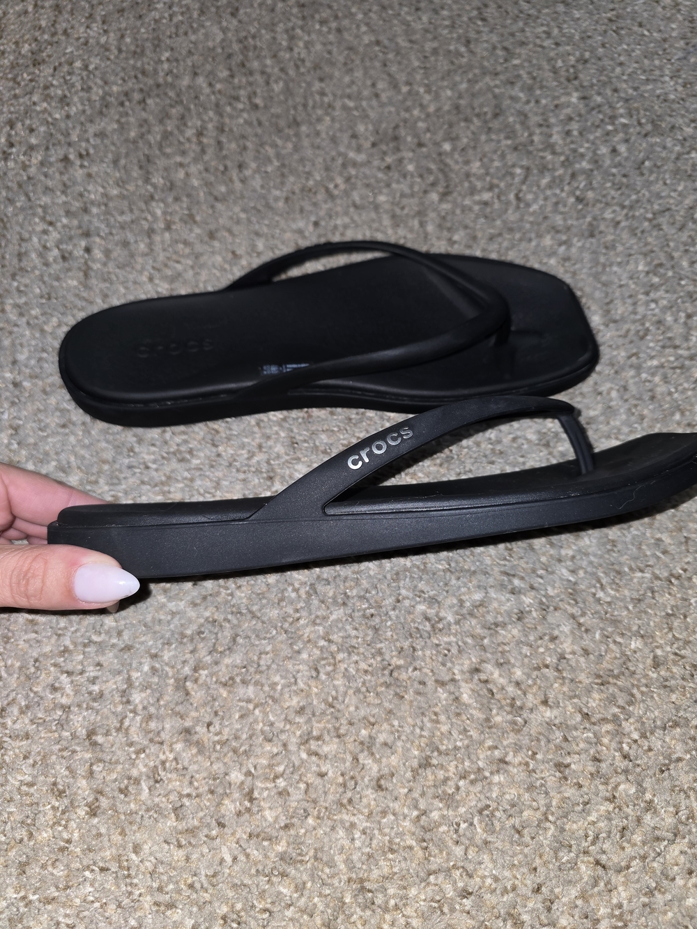 Crocs Black Flip Flop Sandals Size 9 - Picture 2 of 6